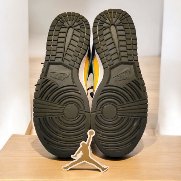 Nike Women's Size 9 Purple Lisa Leslie and Emerald mid top Sneakers. - Picture 3 of 10